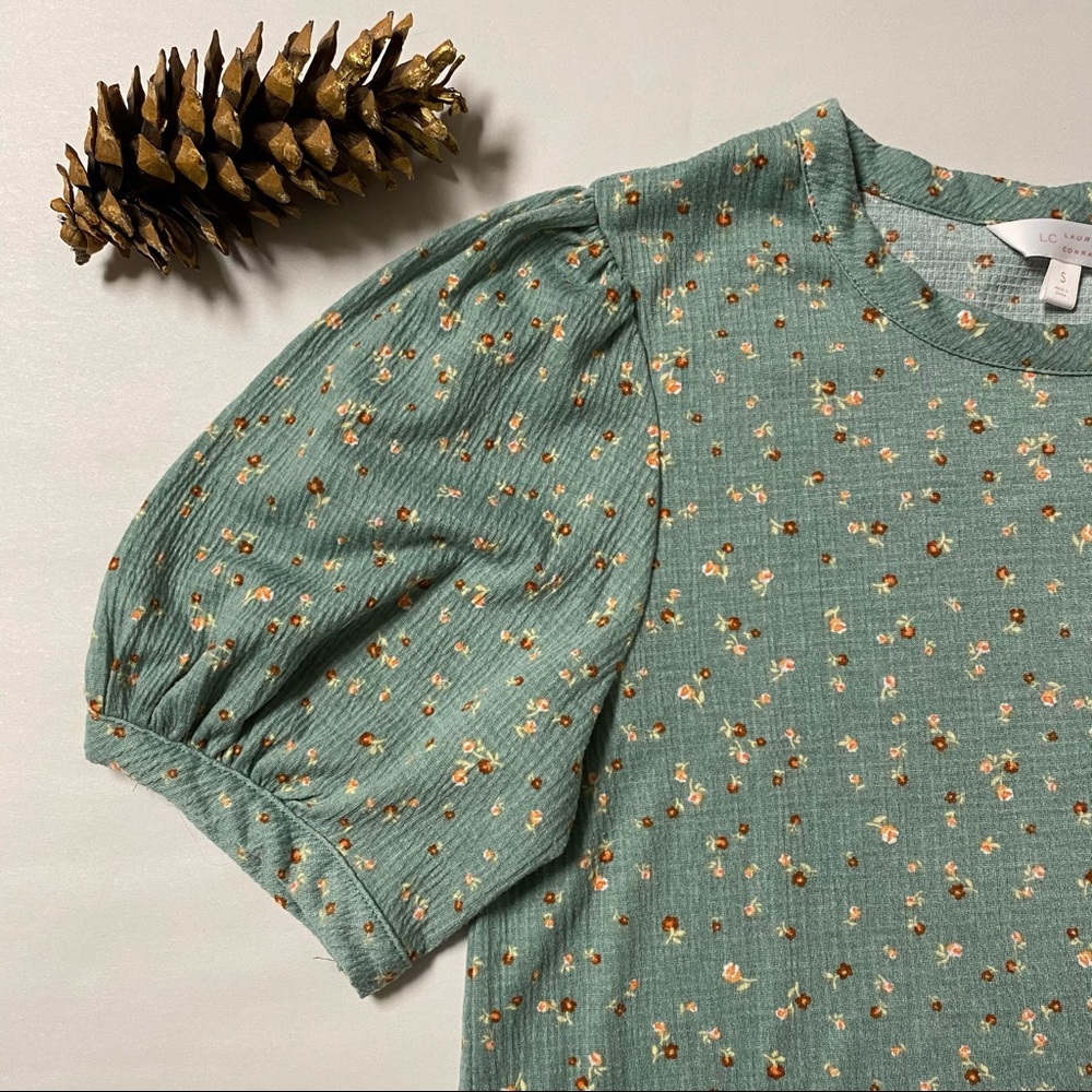 LC Lauren Conrad Flower Shirt With Bubble Sleeves